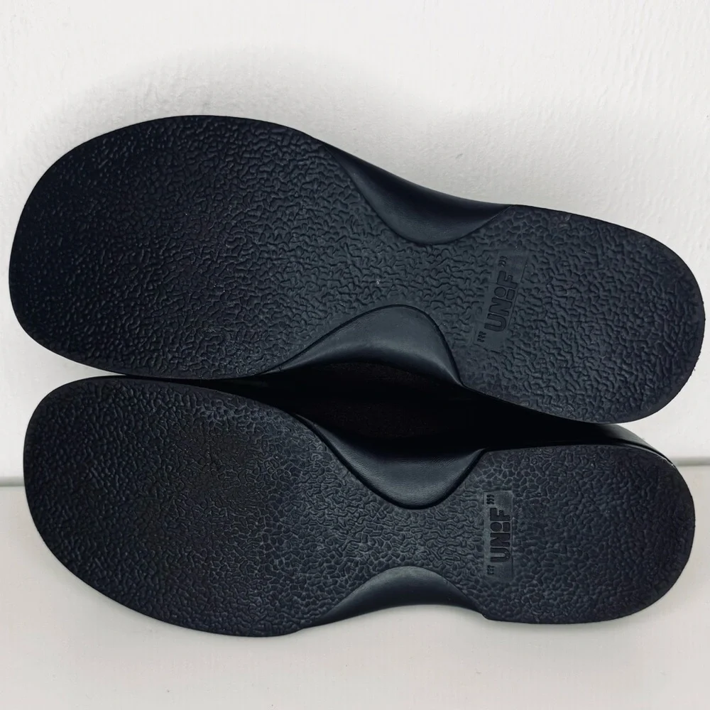 UNIF Gavo Platform Mary Jane Shoes with Felt Upper